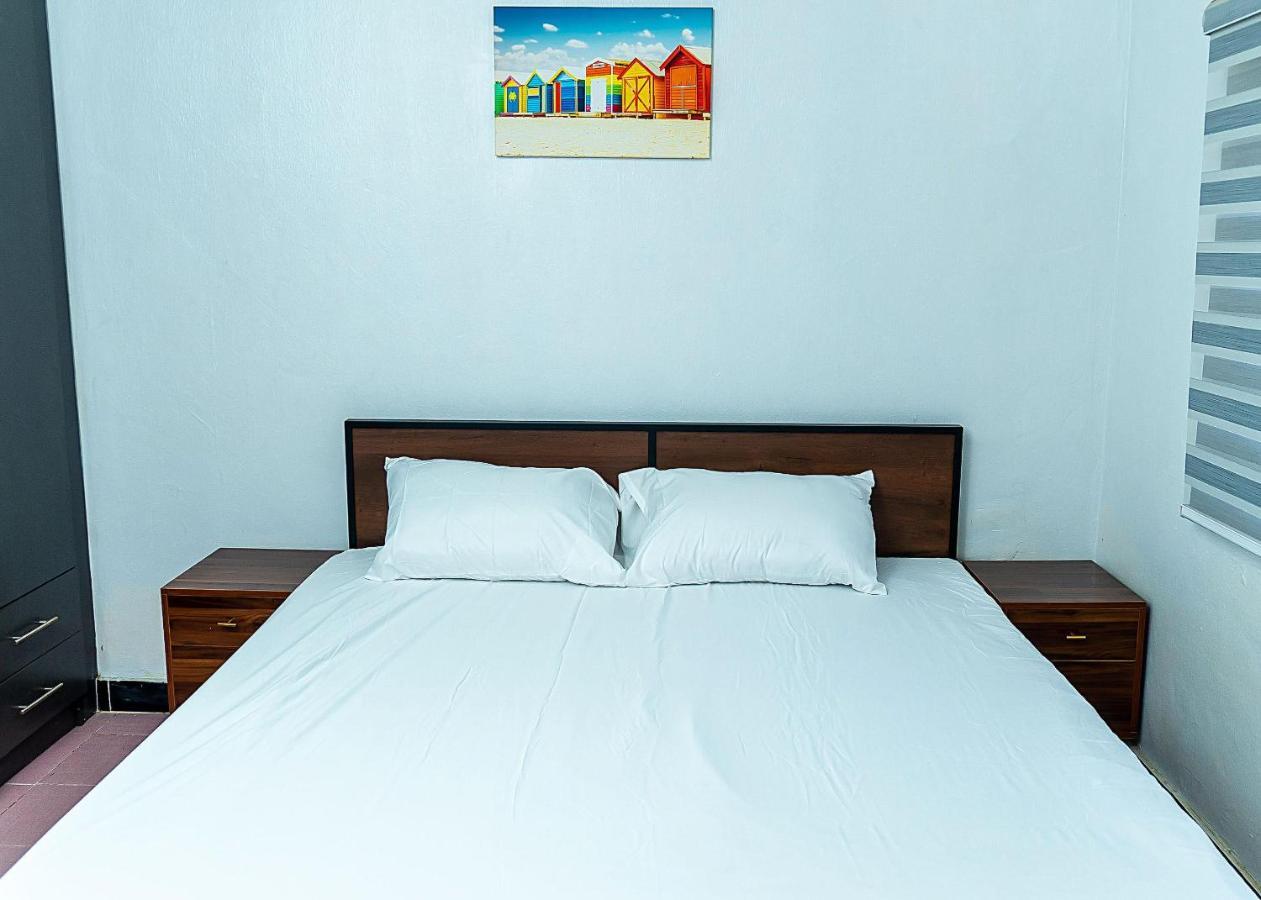Palm Heights Apartments - Omole Phase 1, Ikeja Kültér fotó