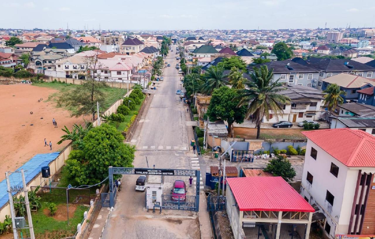 Palm Heights Apartments - Omole Phase 1, Ikeja Kültér fotó