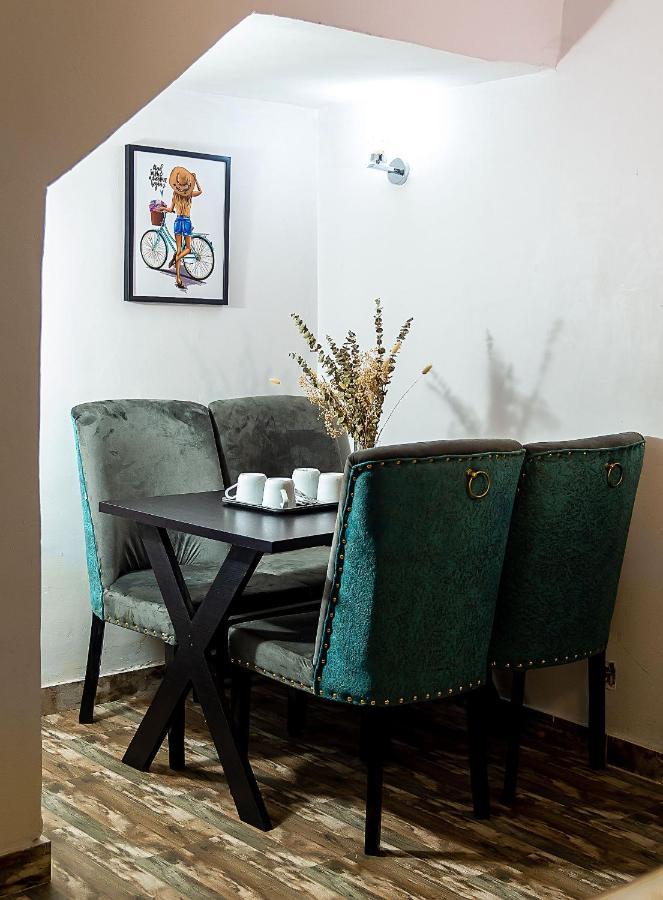 Palm Heights Apartments - Omole Phase 1, Ikeja Kültér fotó