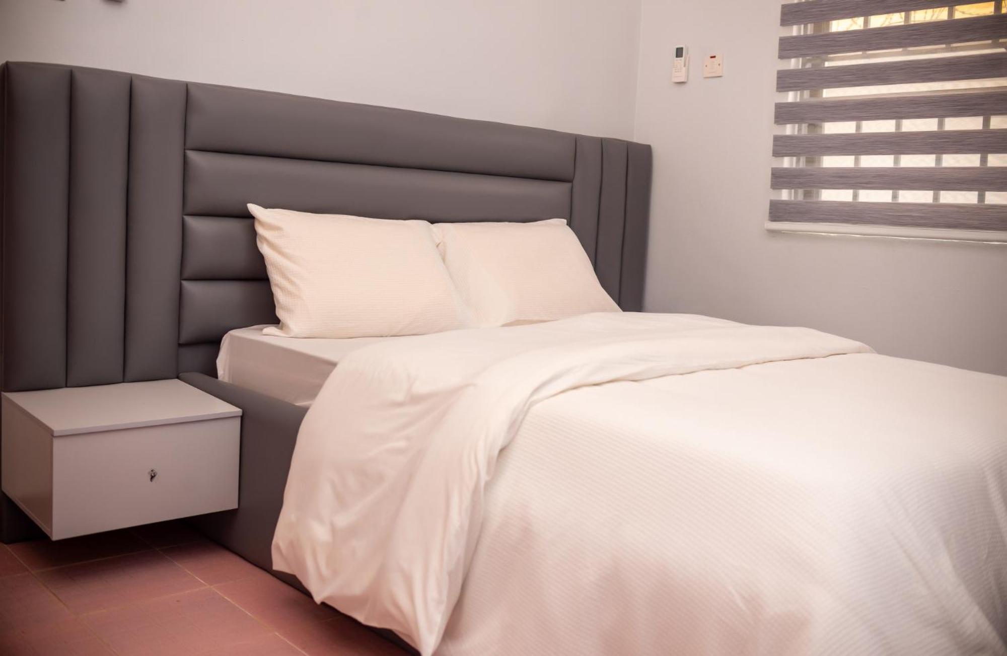 Palm Heights Apartments - Omole Phase 1, Ikeja Kültér fotó